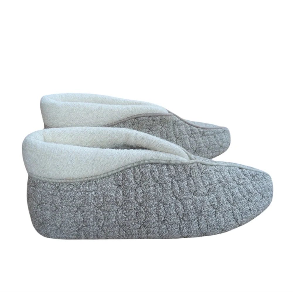 Acorn Tan Quilted Slippers Womens Size 6.5-7.5 - Picture 9 of 11